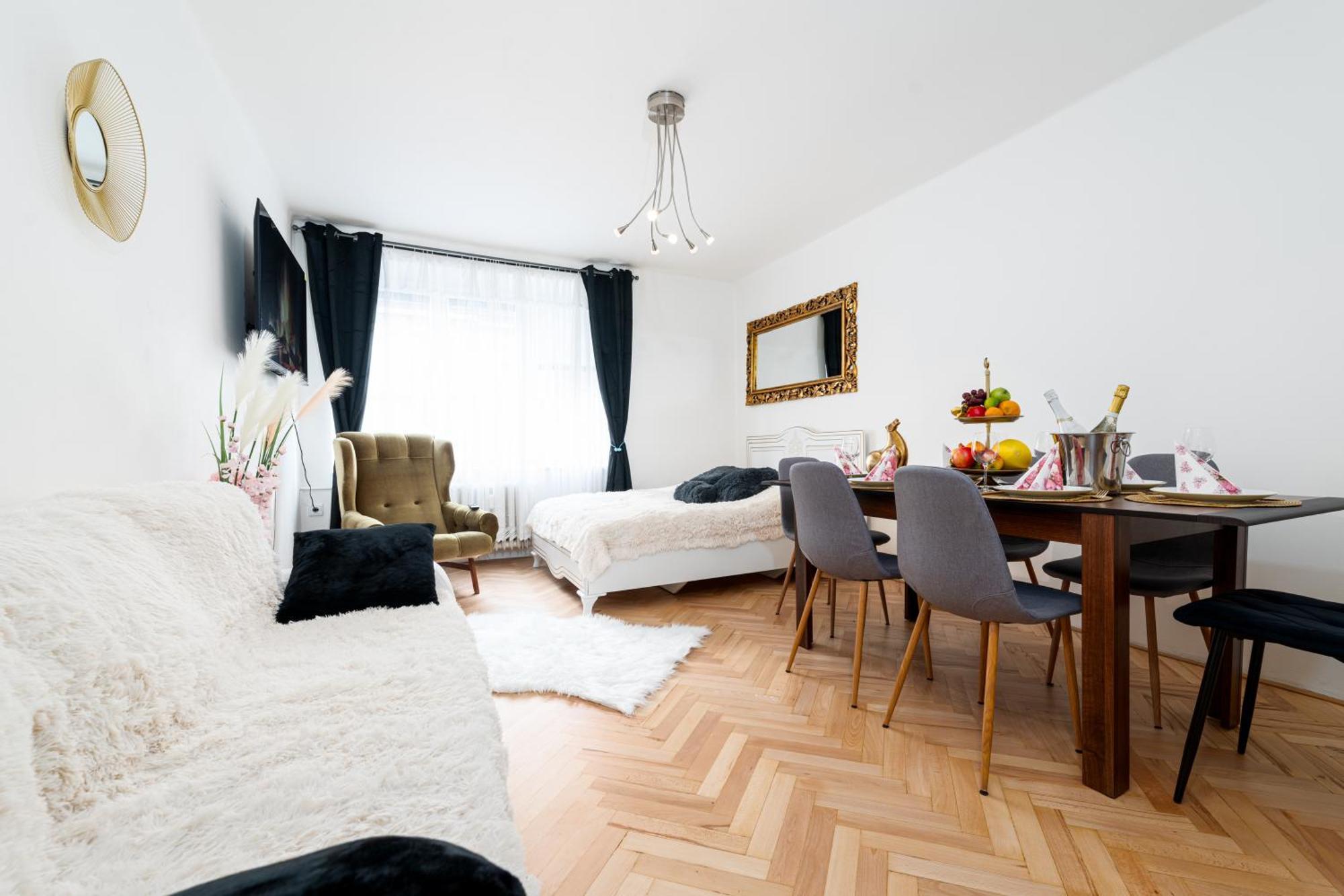 Kingdom Of 3 Roses Appartement Praag Buitenkant foto