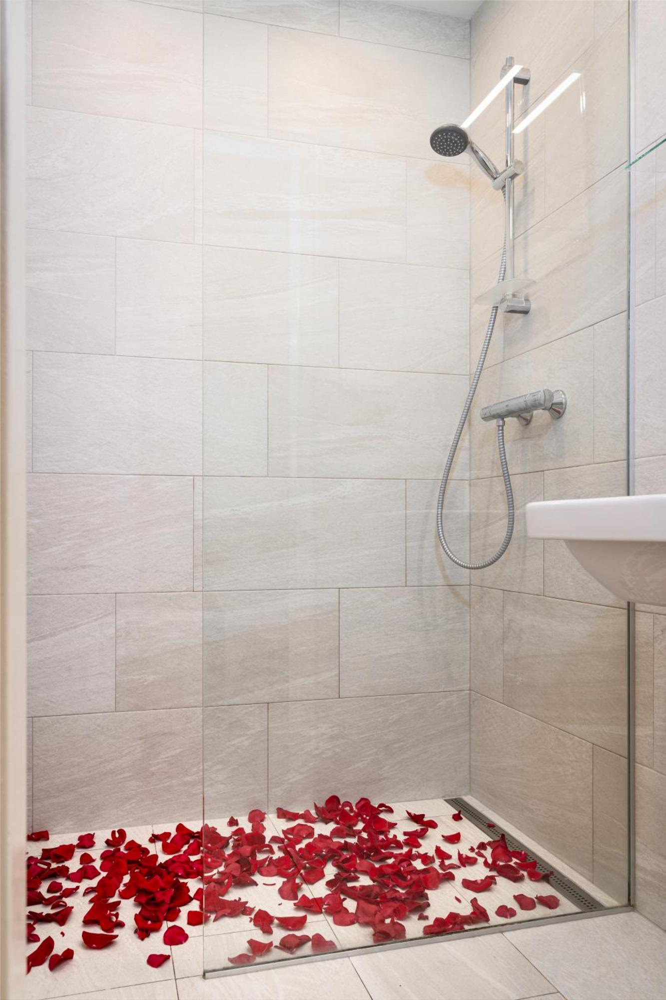 Kingdom Of 3 Roses Appartement Praag Buitenkant foto